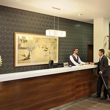 中心会议酒店 科希策