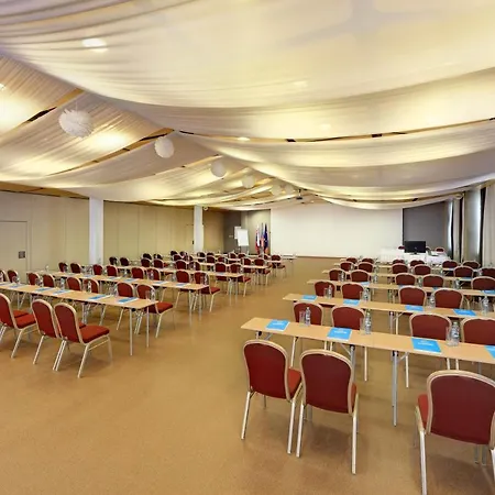 Congress Centrum 3*