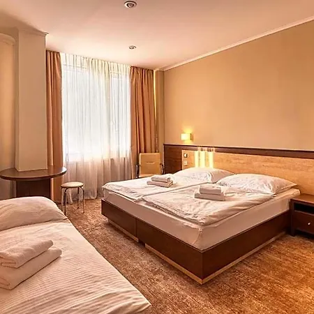 Hotel Congress Centrum 3*