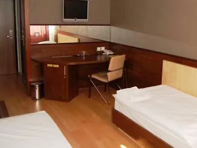 中心会议酒店 酒店